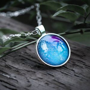 Round Blue Pendant necklace